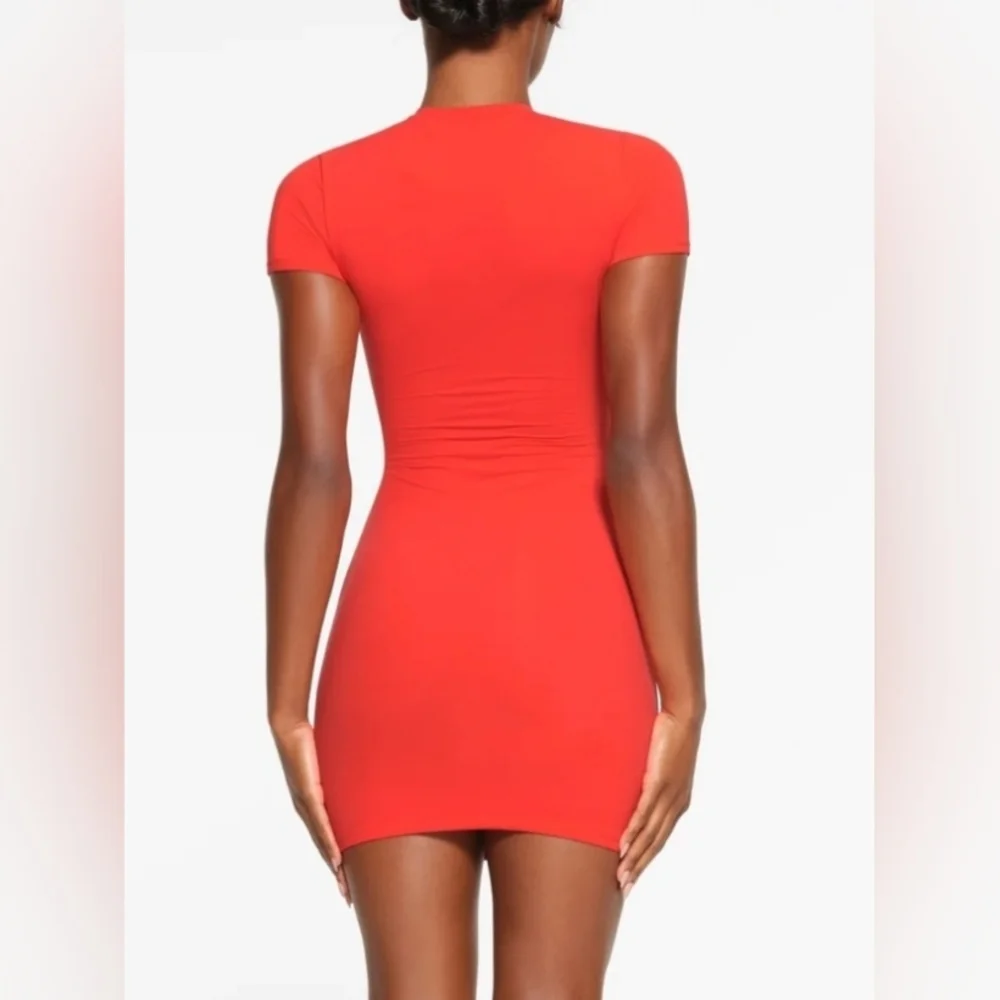 NWT Skims Fits Everybody Tshirt Dress In Poppy - Picture 3 of 5